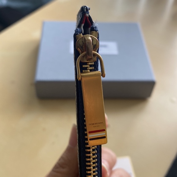 THOM BROWNE Navy Sky Icons Zip Card Wallet - Picture 6 of 13